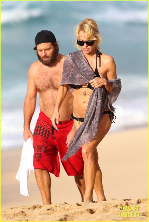 Bikini Clad Pamela Anderson Shirtless Rick Salomon Relax In Hawaii