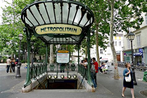 Abbesses-Paris_Metro | Pointe du Monde