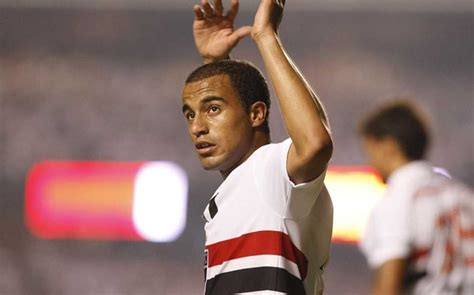 Exclusivo Lucas Moura já é o mais novo reforço do São Paulo diz