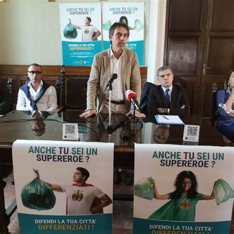 Raccolta Differenziata A Catanzaro Presentata La Nuova Campagna Di