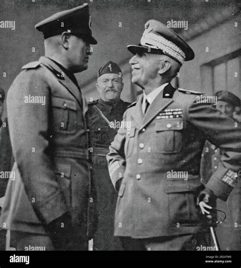 Vittorio Emanuele Iii Rey De Italia Y Benito Mussolini Protagonistas