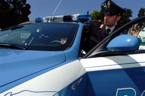 Intimidazione Alla Giudice Sotto Scorta Testa Di Capretto Davanti A Casa