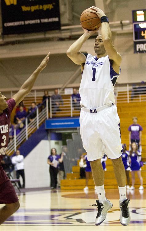 Men's Basketball: Wildcats dominate in season opener