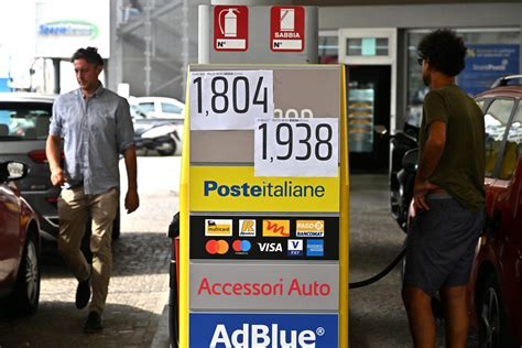 Caro Carburanti Il Governo Si Difende Ma Non Taglia Le Tasse Il