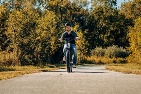 Rower elektryczny trekkingowy Na co zwrócić uwagę przed zakupem