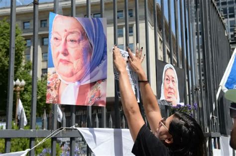 Las Cenizas De Hebe De Bonafini Ya Descansan En La Plaza De Mayo La