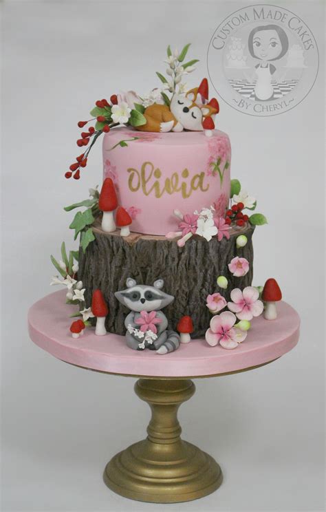 √ Woodland Themed Baby Shower Cakes