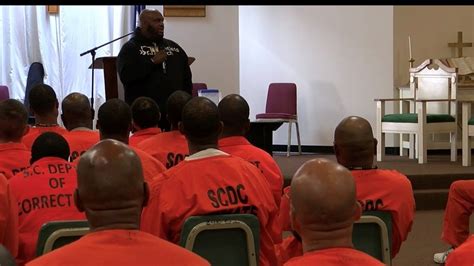 Nationally renowned preacher encourages inmates at Lee Correctional Institution | WPDE