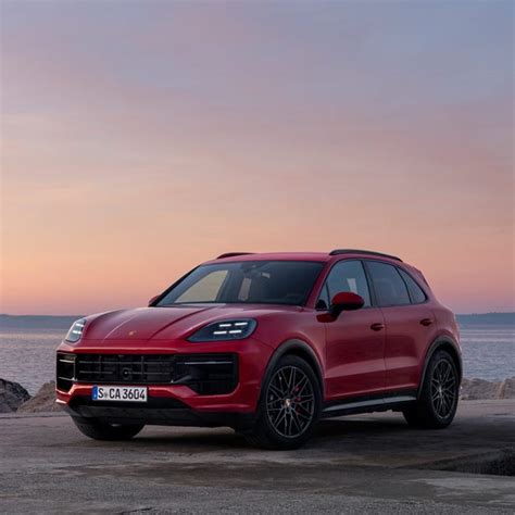 See Photos of the 2025 Porsche Cayenne GTS