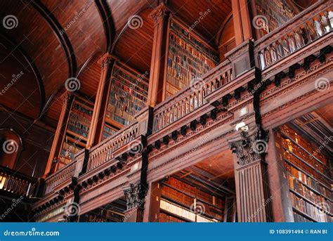 Trinity College Library,University of Dublin Stock Photo - Image of ...