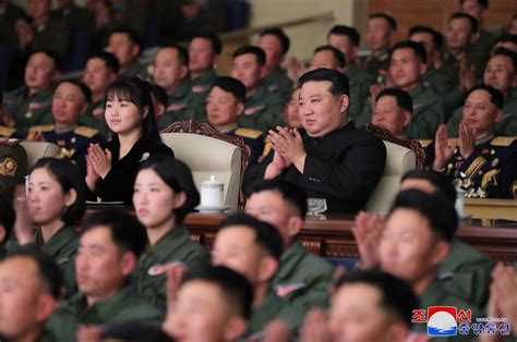 金正恩攜女穿父女裝視察空軍 要求常態性備戰 國際焦點 太報 Taisounds