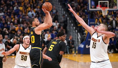 Stephen Curry Scores 30 As Warriors Eliminate Nuggets