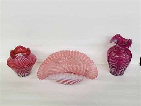 Lot Fabulous Fenton Cranberry Swirl Glass Van Metre Auction