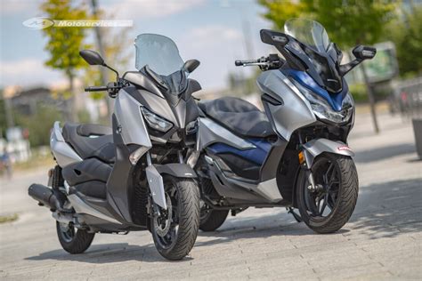 Duel YAMAHA XMAX 125 2018 HONDA FORZA 125 2019