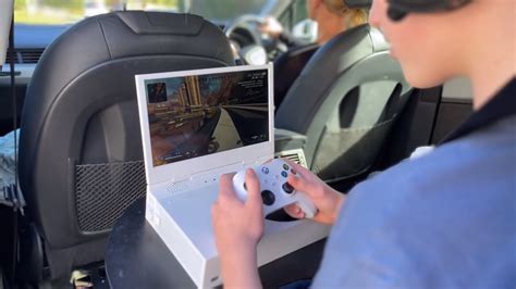 Xbox Series S: This detachable screen transforms the console into a portable machine | Laptop Mag