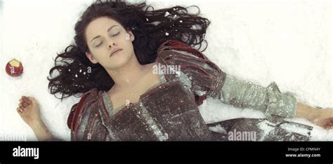 SNOW WHITE AND THE HUNTSMAN (2012), KRISTEN STEWART, RUPERT SANDERS ...