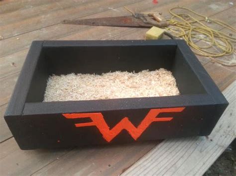 DIY Wood Ferret Litter Box - petdiys.com