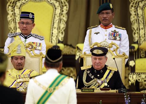 Sultan Ibrahim Dimasyhur Sebagai Yang Di Pertuan Agong Ke Rnggt