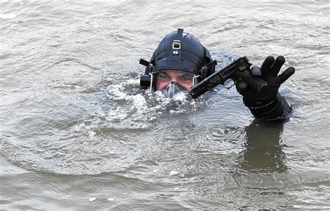 State Police Dive Team Plunges Into Its Work State Police Diving Police