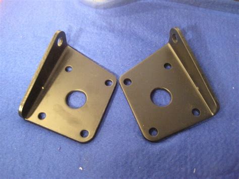 Pair Mgb Gt Roadster Lower Spring Plates Tube Axle