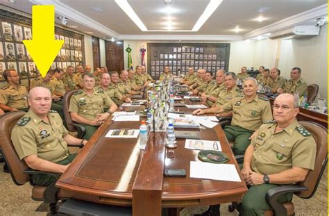 General Mauro Cid Pai Conhe A A Rede De Rela Es Entre O Alto Comando