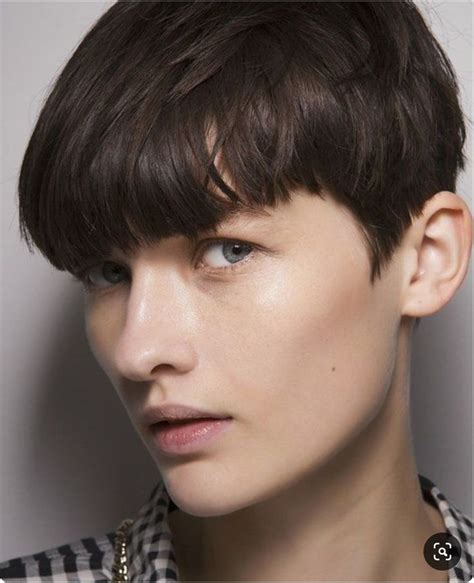 girl bowl cut | Coupe de cheveux visage, Idées cheveux courts, Idées de ...