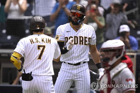 김하성 전 Sk 켈리 두들겨 1회 선두타자 홈런시즌 16호 대포 한국경제