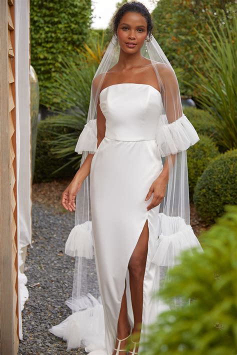 Statement Tiered Ruffle Veil - Nieve Couture