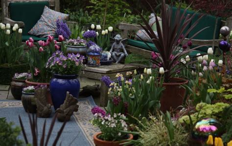 Bulb Basics Planting Bulbs In Containers Merrifield Garden Center