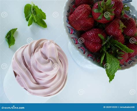 Frozen Soft Serve Yogurt Stock Image Image Of Dishware 283910559