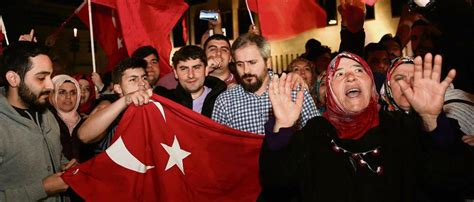 Nach Dem Putschversuch Türken In Berlin Erdogan Kriegt Alles Unter