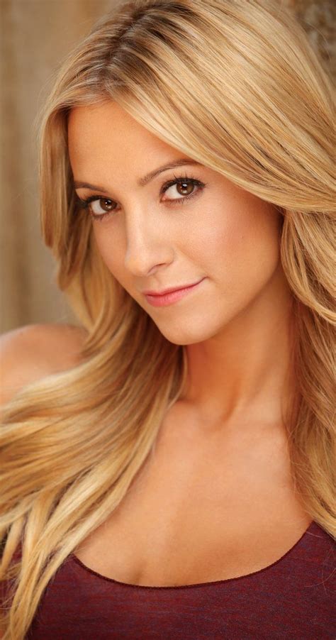 7 Hot Sexy Nikki BreAnne Wells Bikini Pics