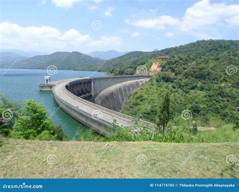 Victoria dam sri lanka editorial image. Image of mountain - 114774785