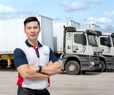 Loo Yong Hui, Group CEO of Swift Haulage Berhad