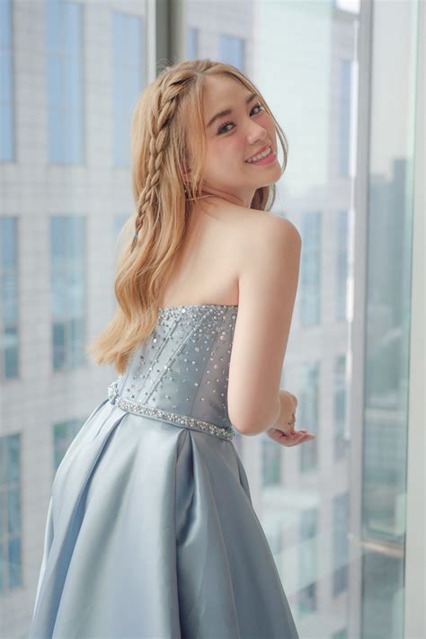 Anneth / アネス | アーティスト・作品 | エイベックス・ポータル