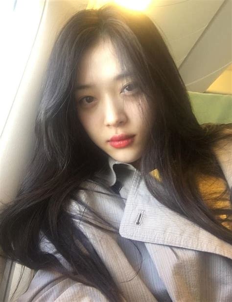 K Pop Star Sulli Is Found Dead At Her Home Aged 25 Daily Mail Online