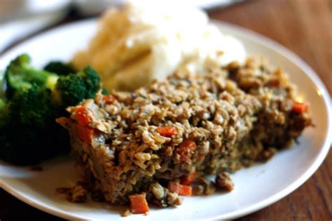 Healthy Country ‘Meatloaf’ With Gravy [Vegan] – One Green Planet