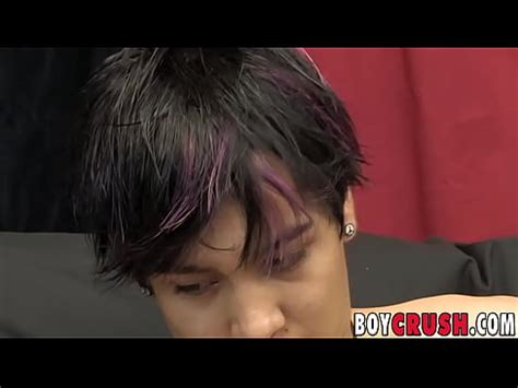 El hermoso jovencito Aiden Page se masturba una gran polla después de la entrevista XVIDEOS
