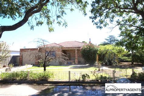 42 Stawell Road, Horsham VIC 3400 - House For Rent | Domain