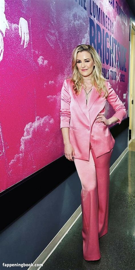 Renee Paquette Nude OnlyFans Leaks Fappening FappeningBook