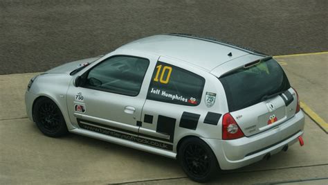 Humphries 01 Clio 182 Championship