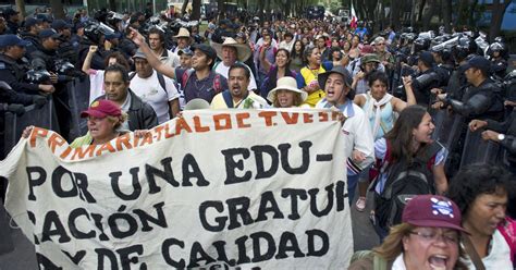 Mexique Manifestation D Enseignants Devant Des Ambassades L Express