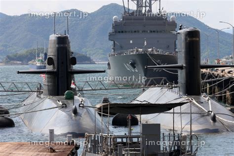 呉のアレイからすこじまから眺めた潜水艦（おやしお型とはるしお形）の写真素材 166929391 イメージマート