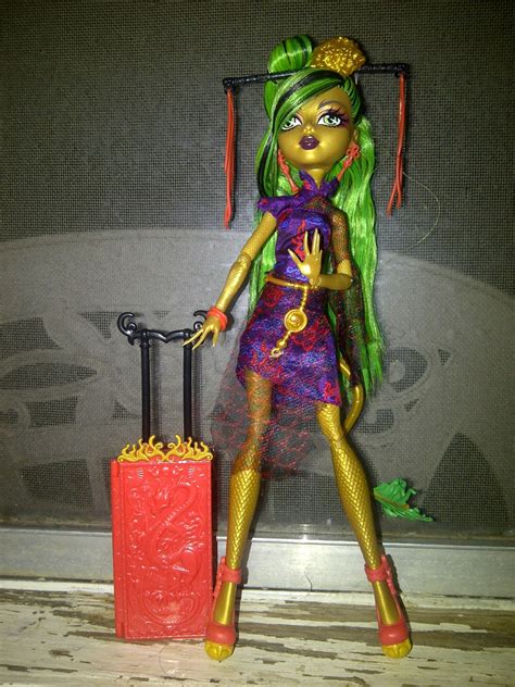 Monster High Guide: Jinafire Long