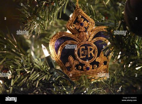 Royal Christmas Decorations from Queen Elizabeth's Buckingham Palace in London, England adorning ...