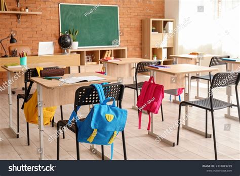 112+ Thousand Classroom Objects Royalty-Free Images, Stock Photos ...