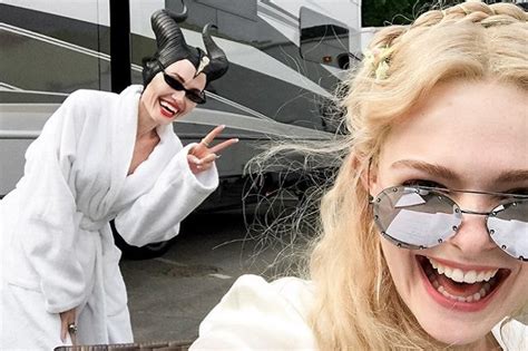 Maleficent 2 Al Via Le Riprese Le Foto Social Dal Set Con Angelina