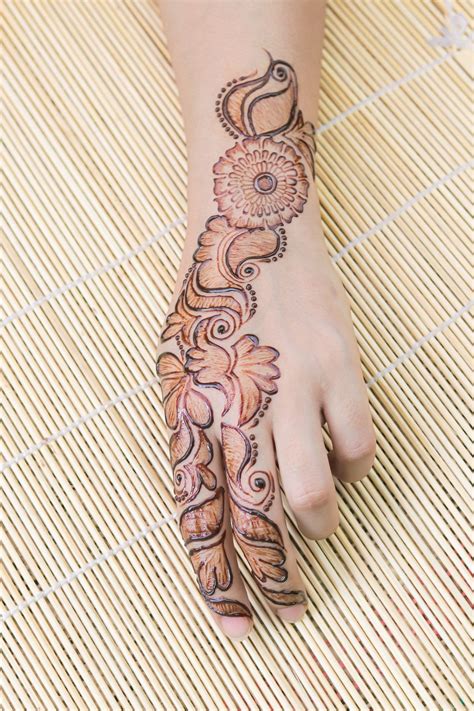 Details more than 73 mehndi tattoo image - in.coedo.com.vn