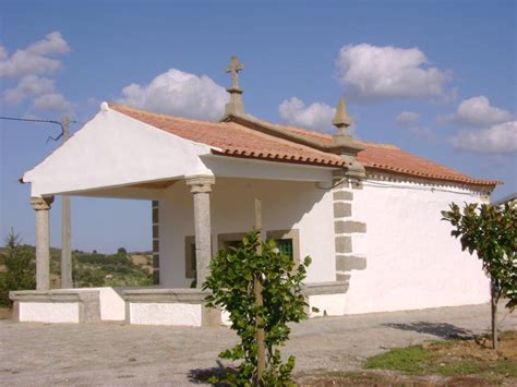 Capela De Santo Cristo Figueira De Castelo Rodrigo All About Portugal