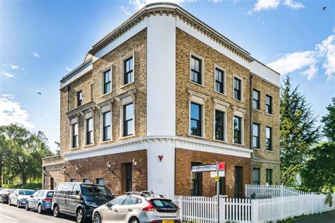 Gordon Road Peckham Rye Bed Flat For Sale